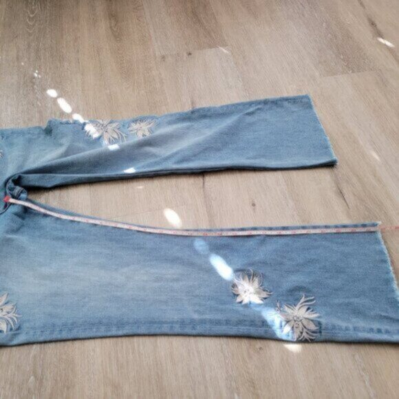 J. Crew Point Sur Gorgeous White Flora Embroidered Denim Jean - Picture 5 of 6